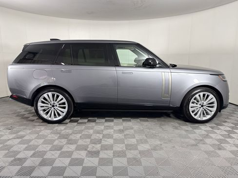 New 2026 Land Rover Range Rover Long Wheelbase SE AWD/4WD image 8