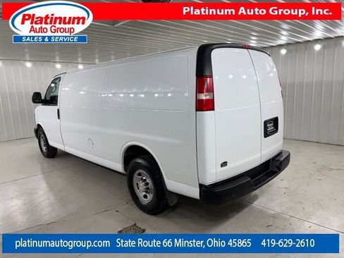 Used 2016 Chevrolet Express 3500 Extended RWD image 3
