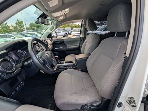 Used 2019 Toyota Tacoma SR5 RWD image 6