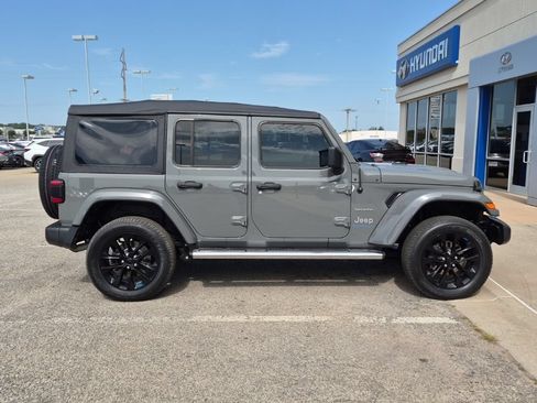 Used 2023 Jeep Wrangler Unlimited Sahara AWD/4WD image 2