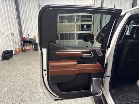 Used 2023 GMC Sierra 1500 Denali Ultimate AWD/4WD image 17