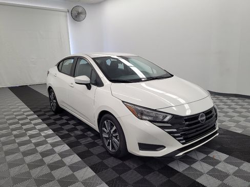 Used 2025 Nissan Versa SV FWD image 13
