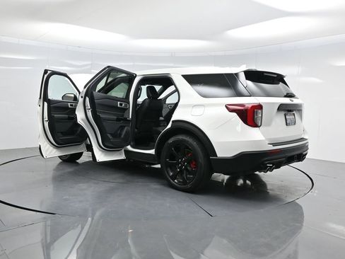 Used 2022 Ford Explorer ST w/ ST Street Pack image 40