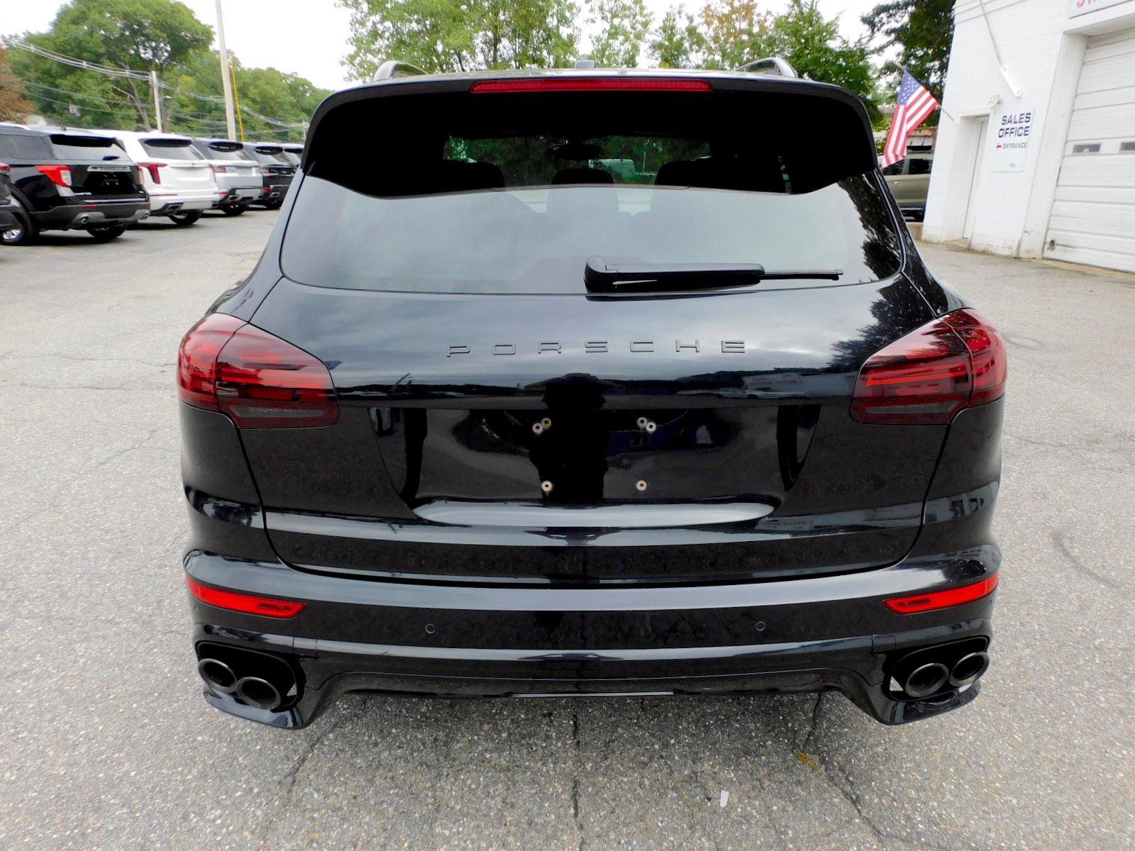 Used 2016 Porsche Cayenne GTS AWD/4WD image 4