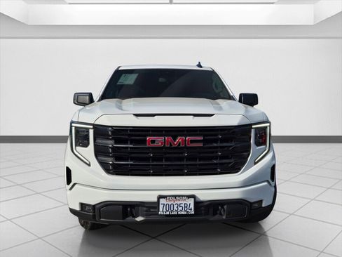 Used 2024 GMC Sierra 1500 Elevation w/ X31 Off-Road Package AWD/4WD image 2