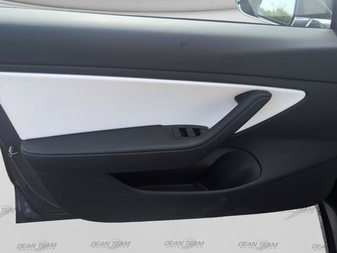 Used 2019 Tesla Model 3 Long Range RWD image 10