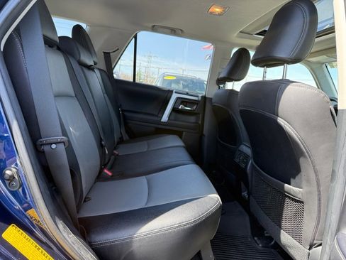 Used 2022 Toyota 4Runner SR5 Premium w/ Moonroof Package AWD/4WD image 18