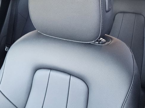 Used 2025 Mercedes-Benz GLA 250 image 14