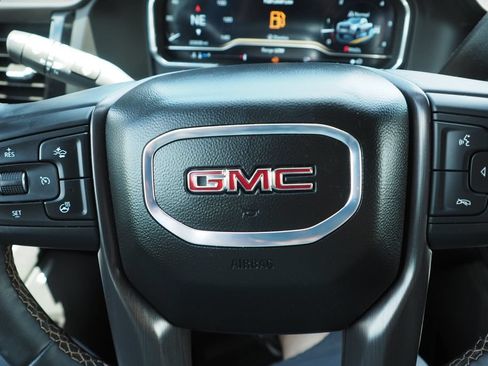 Used 2025 GMC Sierra 3500 AT4 w/ AT4 Premium Plus Package AWD/4WD image 30