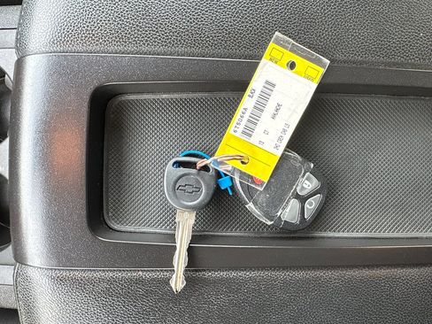 Used 2013 Chevrolet Avalanche LS image 19