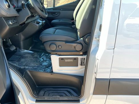 New 2026 Mercedes-Benz Sprinter 2500 image 13