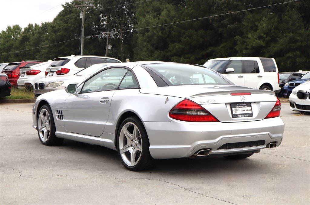 Used 2011 Mercedes-Benz SL 550 image 9
