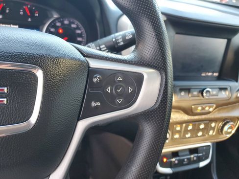 Used 2024 GMC Terrain SLE FWD image 27