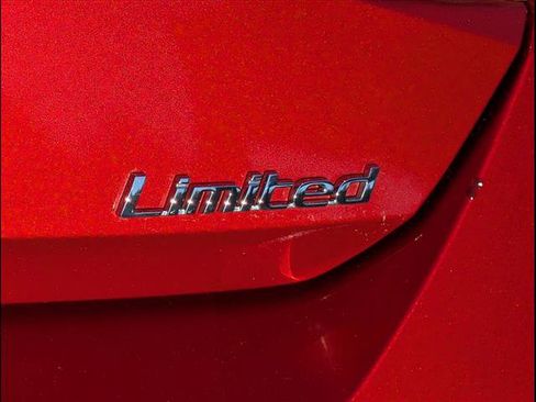 Used 2021 Hyundai Elantra Limited image 5