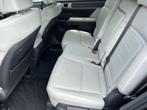 Used 2025 Hyundai Santa Fe Limited FWD image 16