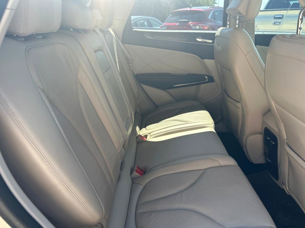 Used 2018 Lincoln MKC Reserve FWD image 25