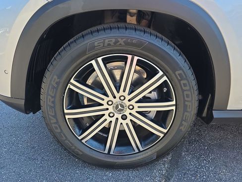 Certified 2025 Mercedes-Benz GLE 350 4MATIC w/ Driver Assistance Package image 9