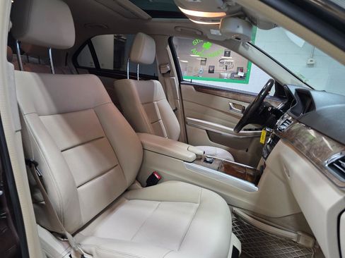 Used 2016 Mercedes-Benz E 350 4MATIC Sedan image 23