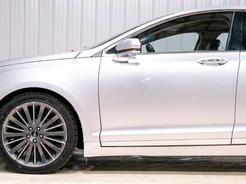 Used 2013 Lincoln MKZ AWD image 3