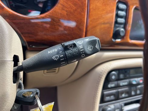 Used 2000 Jaguar XK8 Convertible image 22