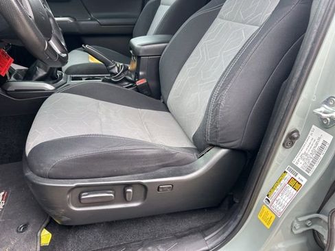 Used 2023 Toyota Tacoma TRD Sport image 12