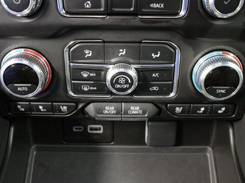 Used 2024 GMC Yukon XL SLT w/ SLT Luxury Package image 63