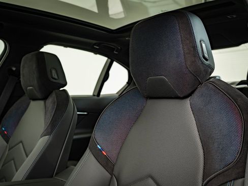 New 2026 BMW 550e xDrive image 16