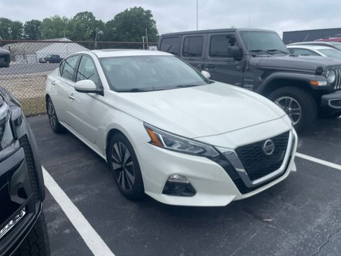 Used 2019 Nissan Altima 2.5 SL FWD image 3