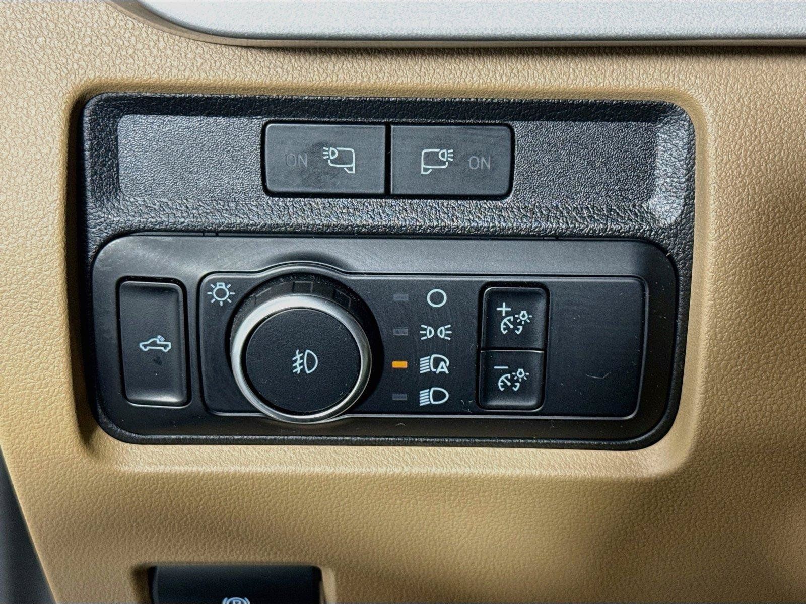 Used 2023 Ford F350 XLT w/ 360-Degree Camera Package AWD/4WD image 12