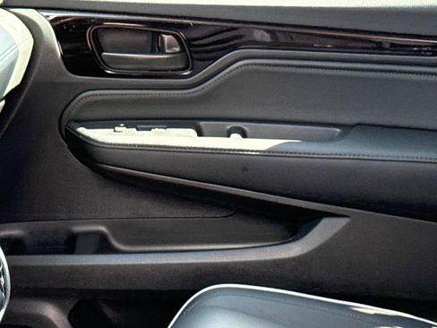 New 2026 Honda Odyssey Touring image 24