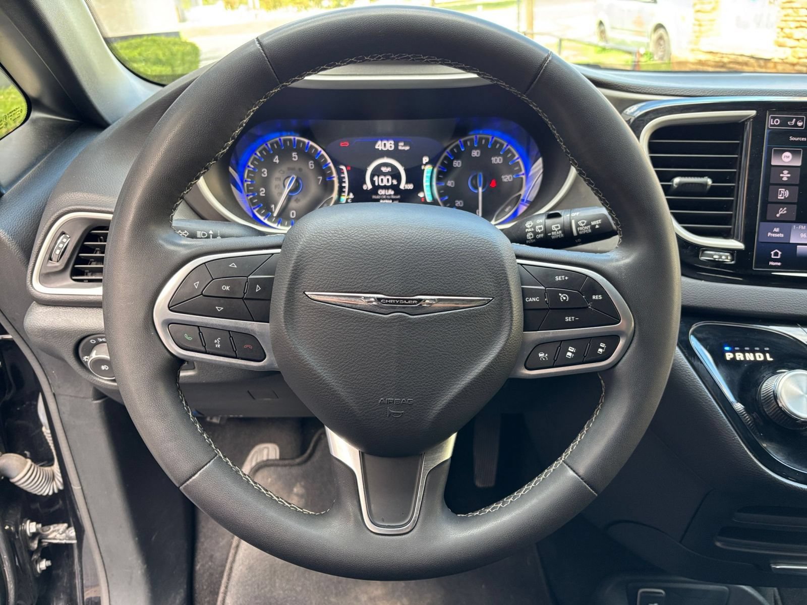Used 2025 Chrysler Pacifica Select FWD image 29