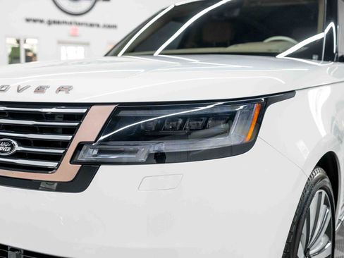 Used 2024 Land Rover Range Rover SV image 13