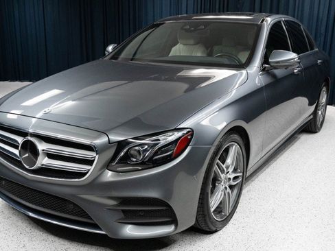 Used 2018 Mercedes-Benz E 300 image 1