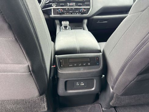 Used 2024 Nissan Pathfinder SV AWD/4WD image 13