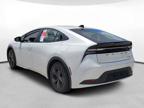 New 2026 Toyota Prius Plug-In Hybrid FWD image 6