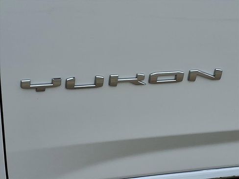 New 2026 GMC Yukon XL Elevation image 11