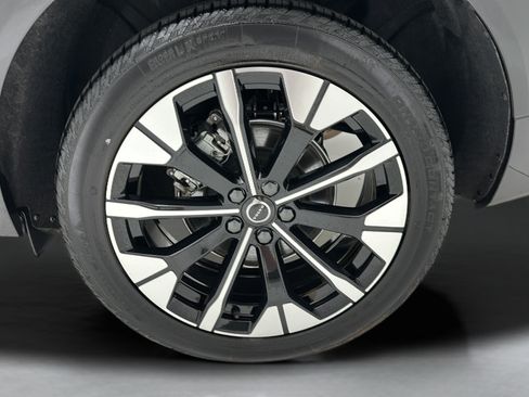 Used 2026 Volvo XC60 B5 Plus AWD/4WD image 8