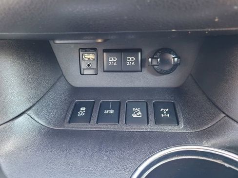 Used 2018 Toyota Highlander Limited AWD/4WD image 25