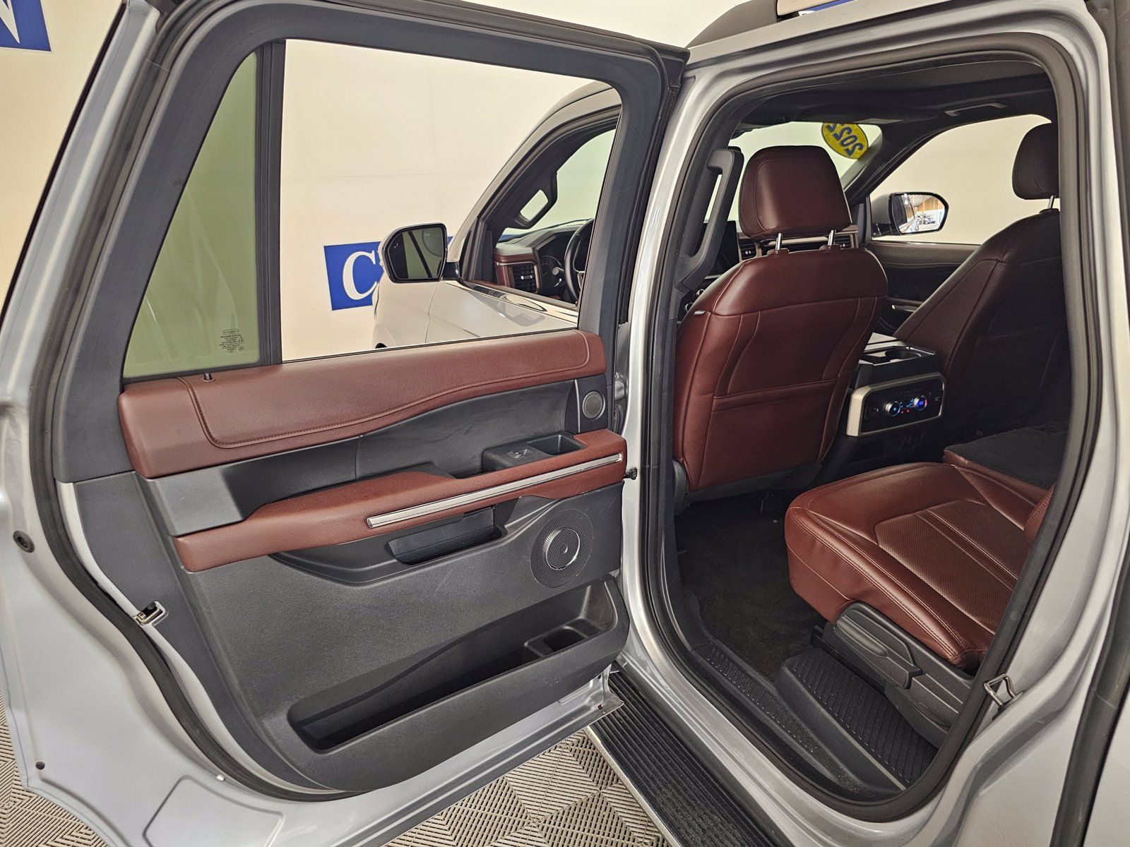 Used 2022 Ford Expedition Max Limited AWD/4WD image 31