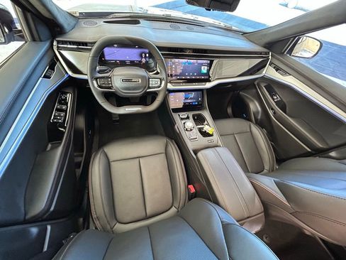 Used 2025 Jeep Wagoneer S Launch Edition image 25