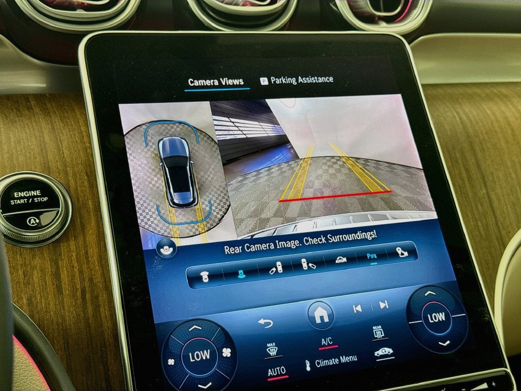 Used 2023 Mercedes-Benz GLC 300 4MATIC image 13
