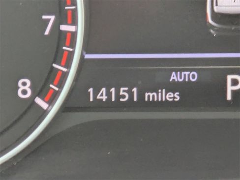 Used 2023 Nissan Pathfinder Platinum w/ Black Appearance Package image 36