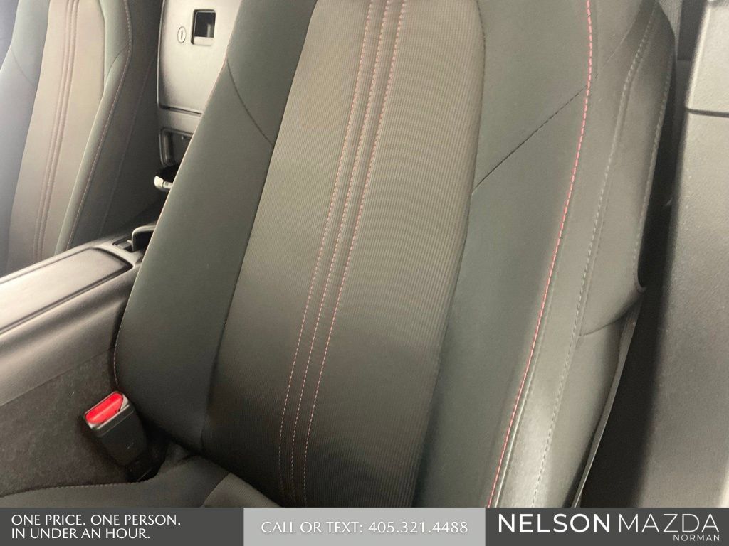 Used 2018 MAZDA MX-5 Miata Club RWD image 18