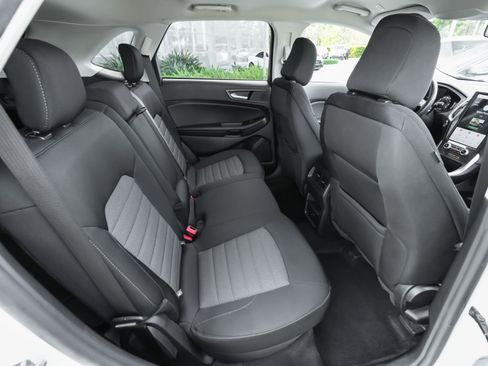 Used 2023 Ford Edge SE image 35