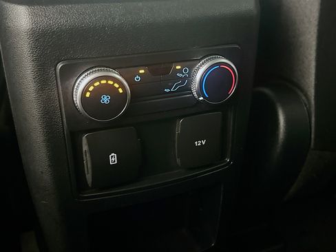 Used 2020 Ford Explorer XLT image 26