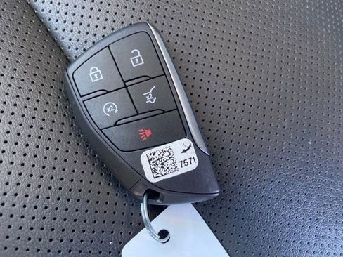 Used 2023 Buick Envision Essence image 23