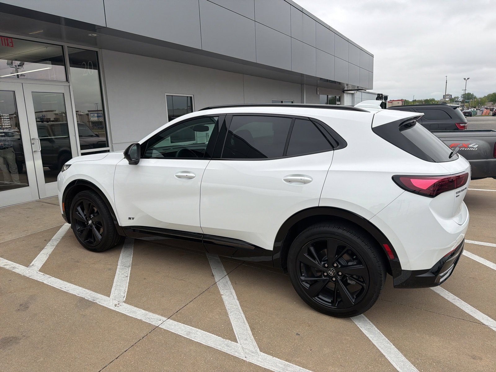 Used 2024 Buick Envision Sport Touring AWD/4WD image 7