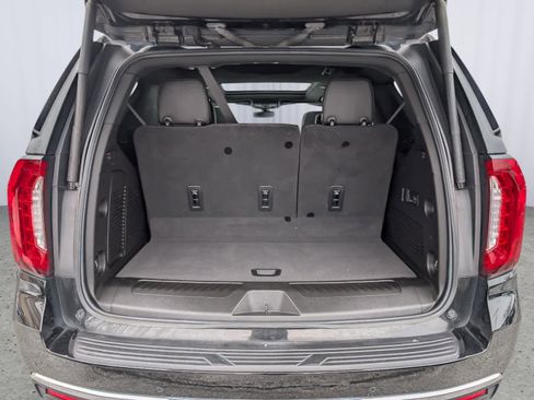 Used 2021 GMC Yukon SLT w/ SLT Premium Package image 12