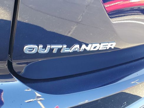 New 2025 Mitsubishi Outlander SE image 27