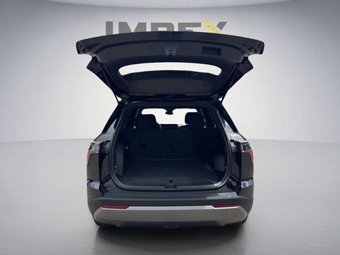 Used 2026 Chevrolet Equinox LT FWD image 13